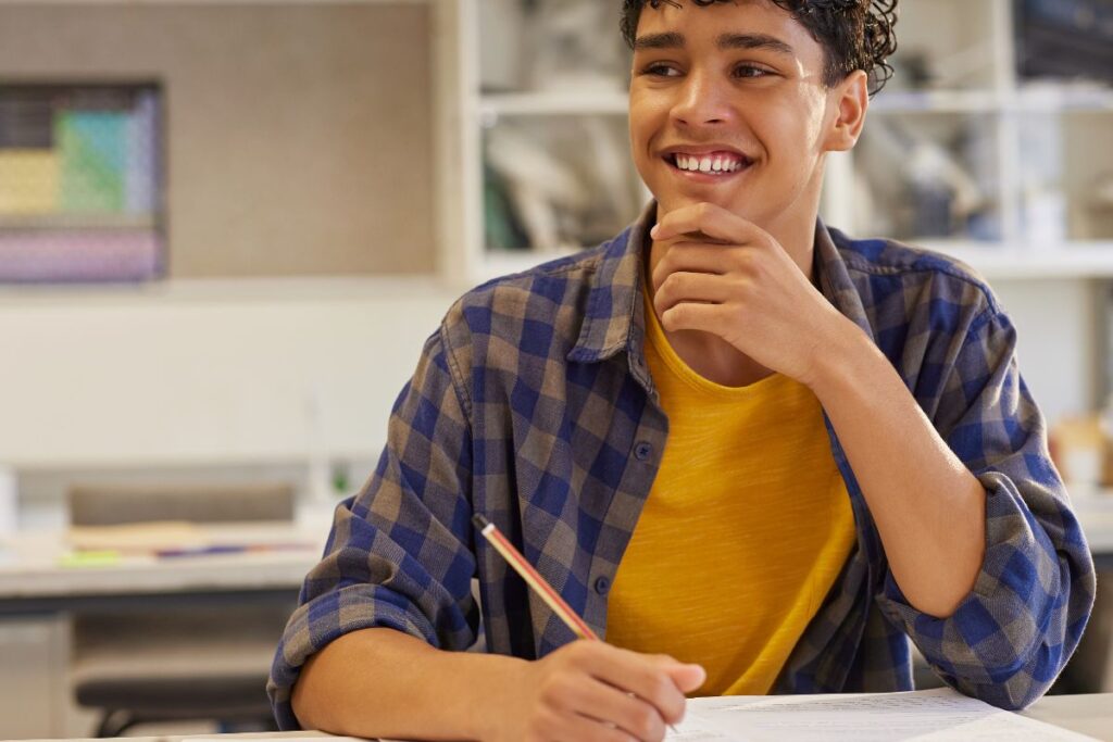 Orientação profissional para adolescentes: como escolher a carreira com mais consciência e menos pressão