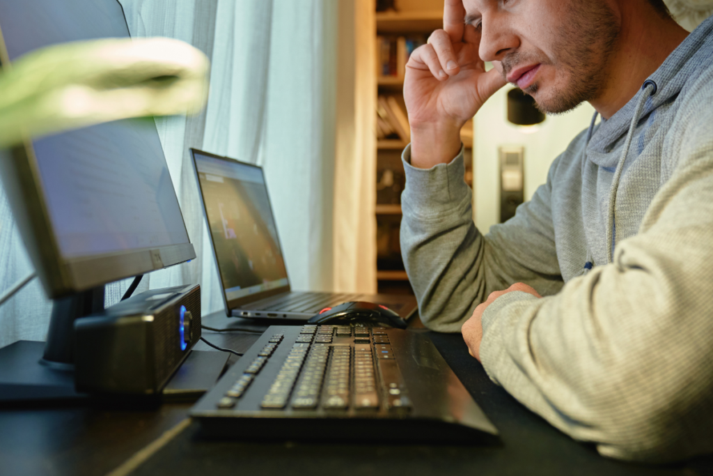 Procrastinação não é preguiça: o que a psicologia revela sobre adiar as atividades